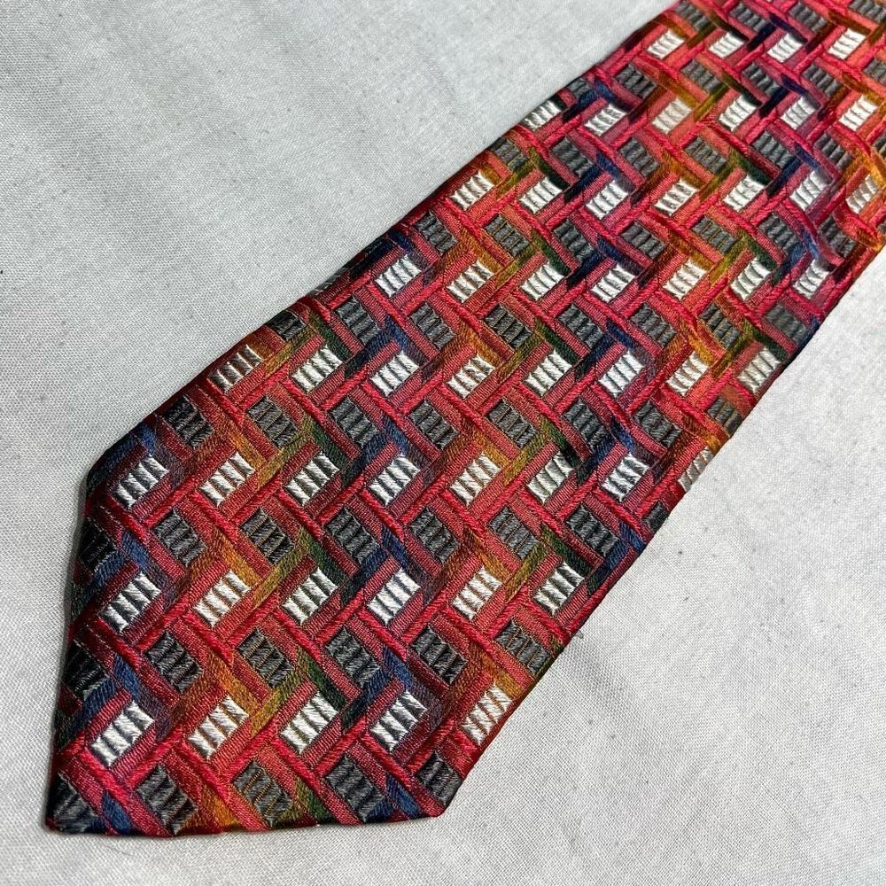 NWOT JOHN W NORDSTROM ITALIAN 100% SILK RED RAINBOW GEOMETRIC DESIGN TIE W TEXTU